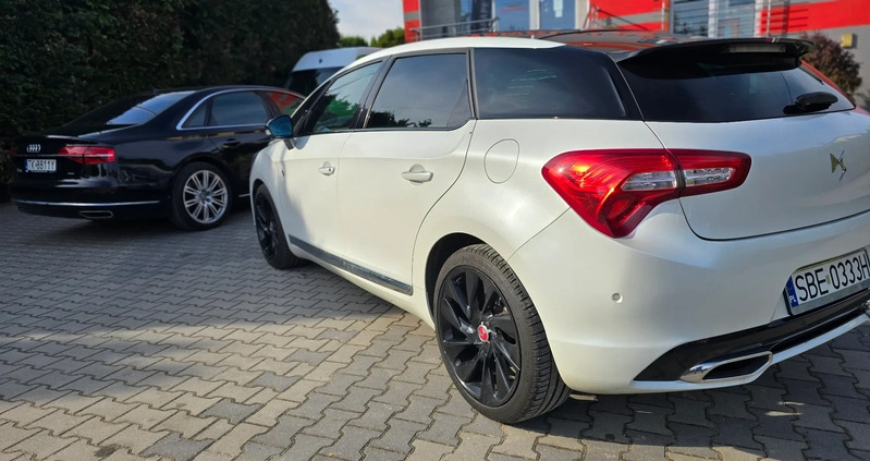 Citroen DS5 cena 69864 przebieg: 155000, rok produkcji 2017 z Gniezno małe 106